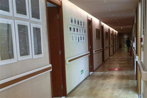 北京艺星医疗美容医院走廊