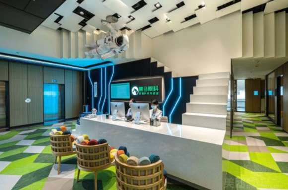 深圳黑马眼科眼科医院近视手术价格表，飞秒/ICL晶体植入价格一览