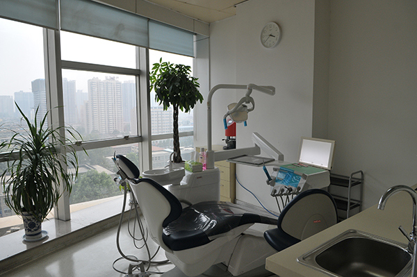 西安四医大种植牙价格多少钱一颗