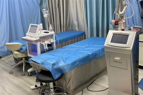 武汉华中科技大学同济医学院医院医疗美容科治疗室