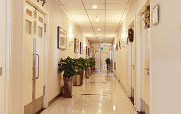 北京米扬丽格美容门诊部走廊