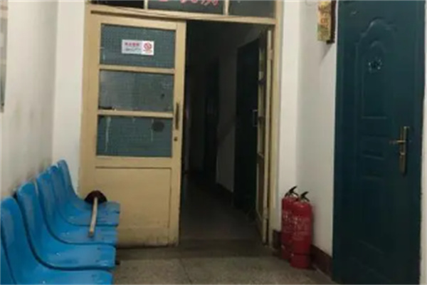 西安武I警医院眼科候诊区