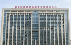 蚌埠医学院第一附属医院做双眼皮多少钱？内附各医生详细介绍及真实项目介绍！