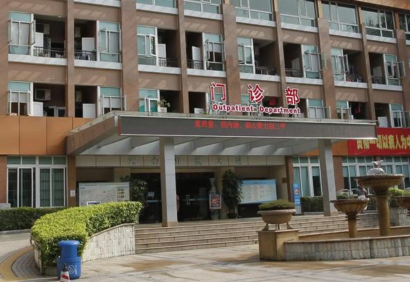 广州医科大学附属医院口腔科价格待查收！含周丽斌、叶兰峰整牙成果在内