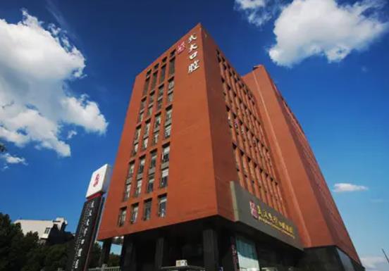 2022武汉大学口腔医院整牙价格表一览，盘点：叶翁三杰、撒悦等医生资料