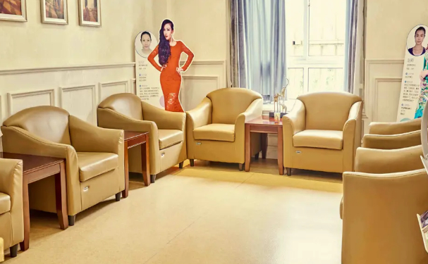 杭州连天美隆胸哪个医生好