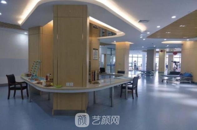 连云港市第一人民医院美容科做狐臭手术多少钱？价格表