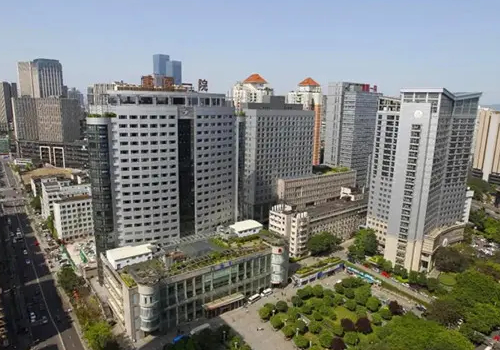 重庆医科大学附属第一医院正畸(实例)多少钱？内附医院介绍以及更新价格表~