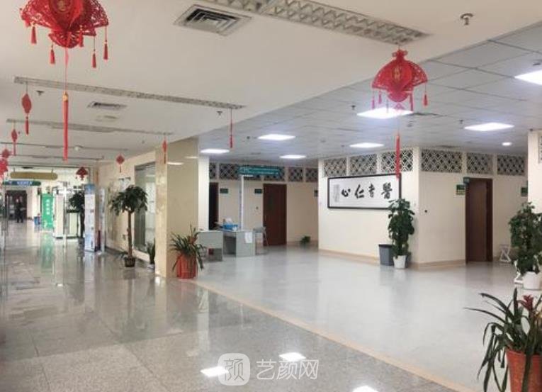 武汉三医院整形美容科怎么样？是外包的吗？医生介绍+实例