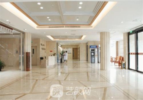 重庆医科大学附属第一医院整形美容科价格表医生介绍