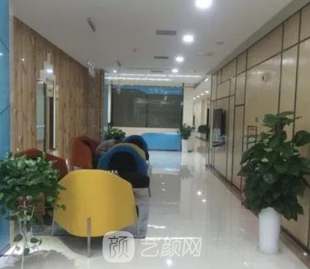 北京雍禾美度门诊部怎么样？植发多少钱？发际线移植实例
