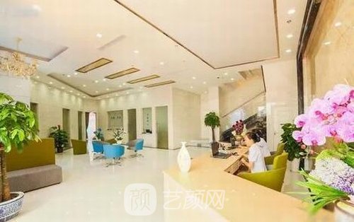 上海琳美整形医院地址|技术水准怎么样？假体隆鼻实例